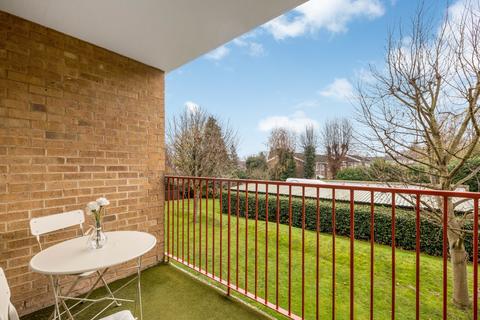 2 bedroom apartment for sale, Pine Tree Lodge, 7 Durham Avenue, Bromley, Kent, BR2