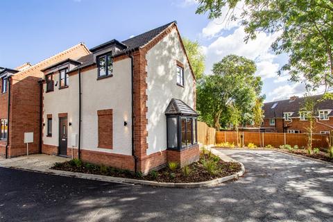 3 bedroom semi-detached house to rent, Douglas Jane Close, Melton Mowbray, LE13