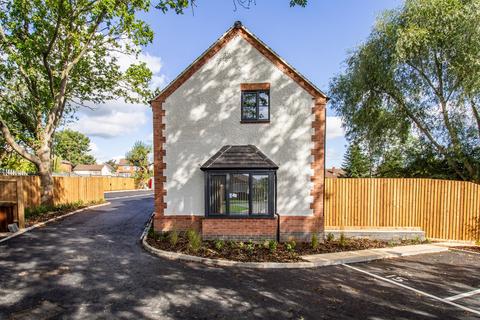 3 bedroom semi-detached house to rent, Douglas Jane Close, Melton Mowbray, LE13