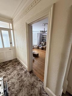 4 bedroom semi-detached house for sale, Gloucester road,