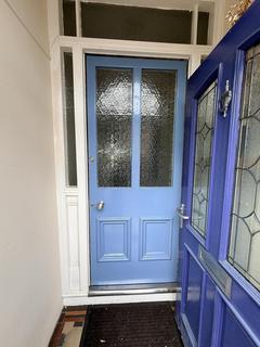 4 bedroom semi-detached house for sale, Gloucester road,