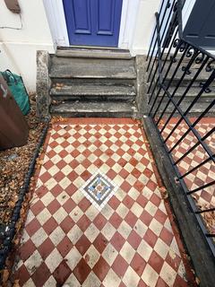 4 bedroom semi-detached house for sale, Gloucester road,