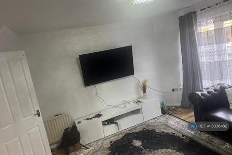 2 bedroom terraced house to rent, Garrison Close, Hounslow, TW4