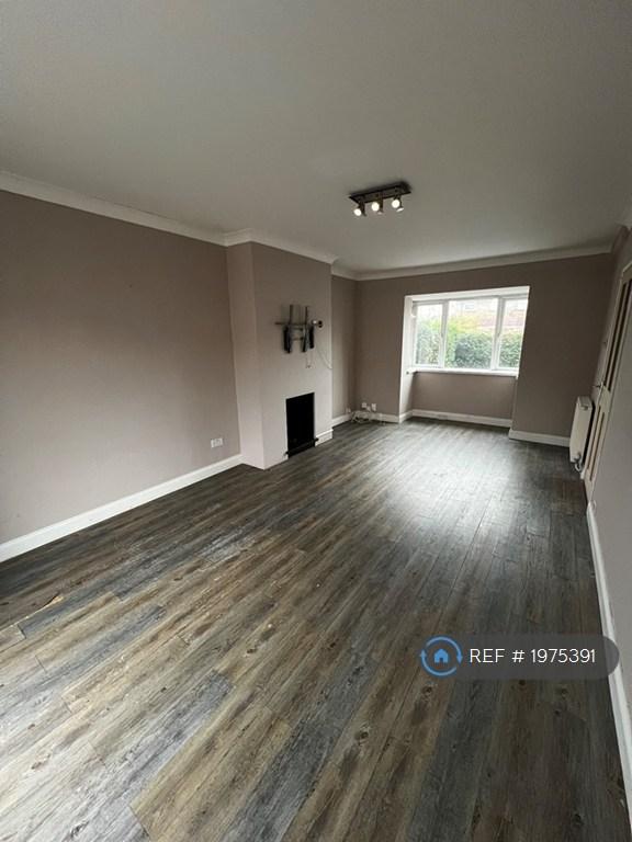 House in West Drayton - View 2