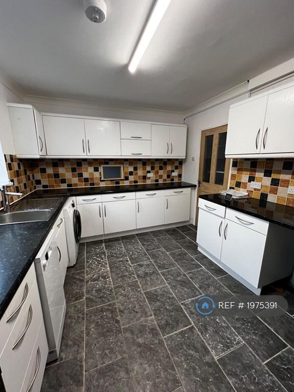 House in West Drayton - View 4