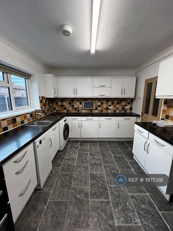 House in West Drayton - View 5