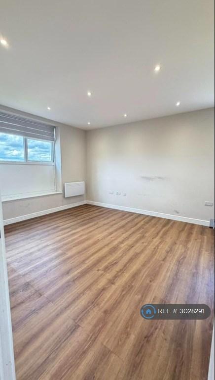 Apartment in London - View 3