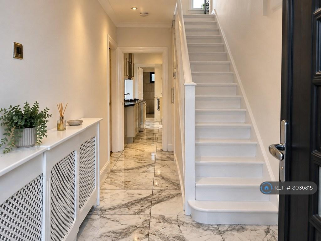 House in Romford - View 3