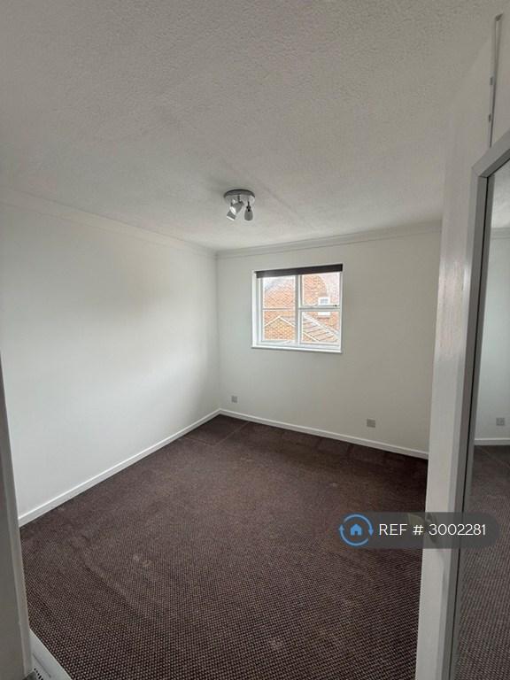 Apartment in Northolt - More