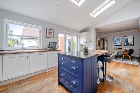 3 bedroom end of terrace house for sale, Updown Hill, Surrey GU20