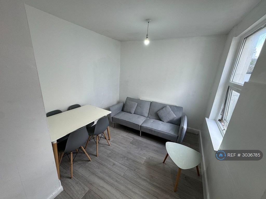 Apartment in Brighton - View 2