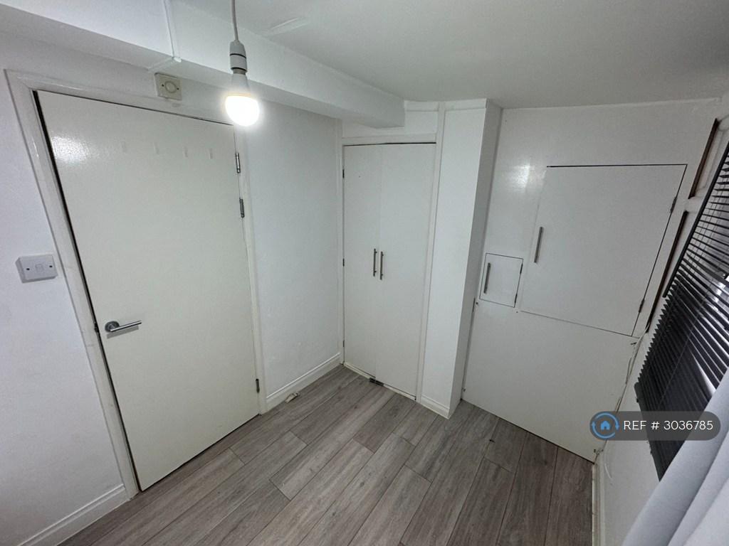 Apartment in Brighton - View 5