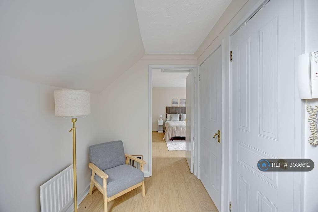 Apartment in London, Leyton - More