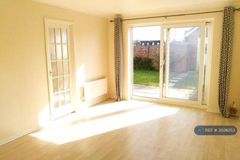 2 bedroom bungalow to rent, Robin Mews, Wisbech, PE13