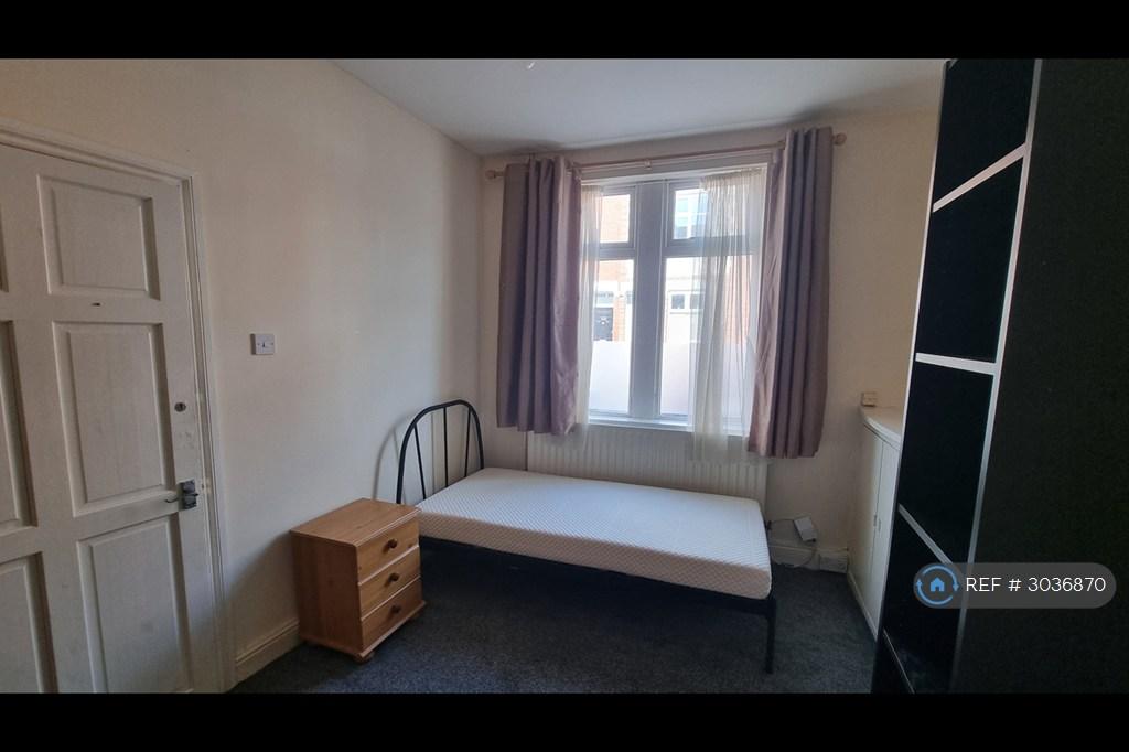 House in Leicester - View 2