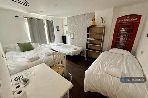 Studio to rent, Oriental Place, Brighton, BN1