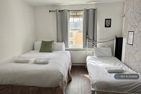 Studio to rent, Oriental Place, Brighton, BN1