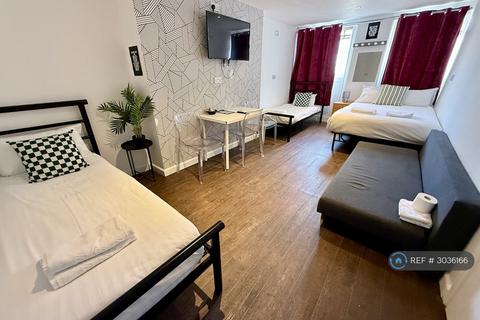 Studio to rent, Oriental Place, Brighton, BN1