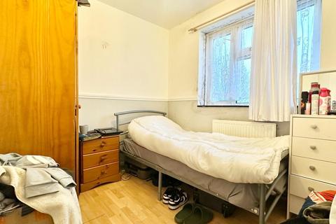 undefined, Mount Pleasant, Ilford IG1