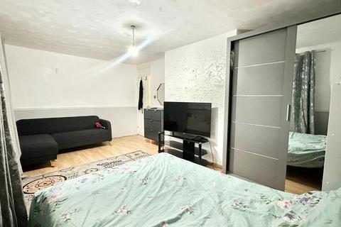 undefined, Mount Pleasant, Ilford IG1