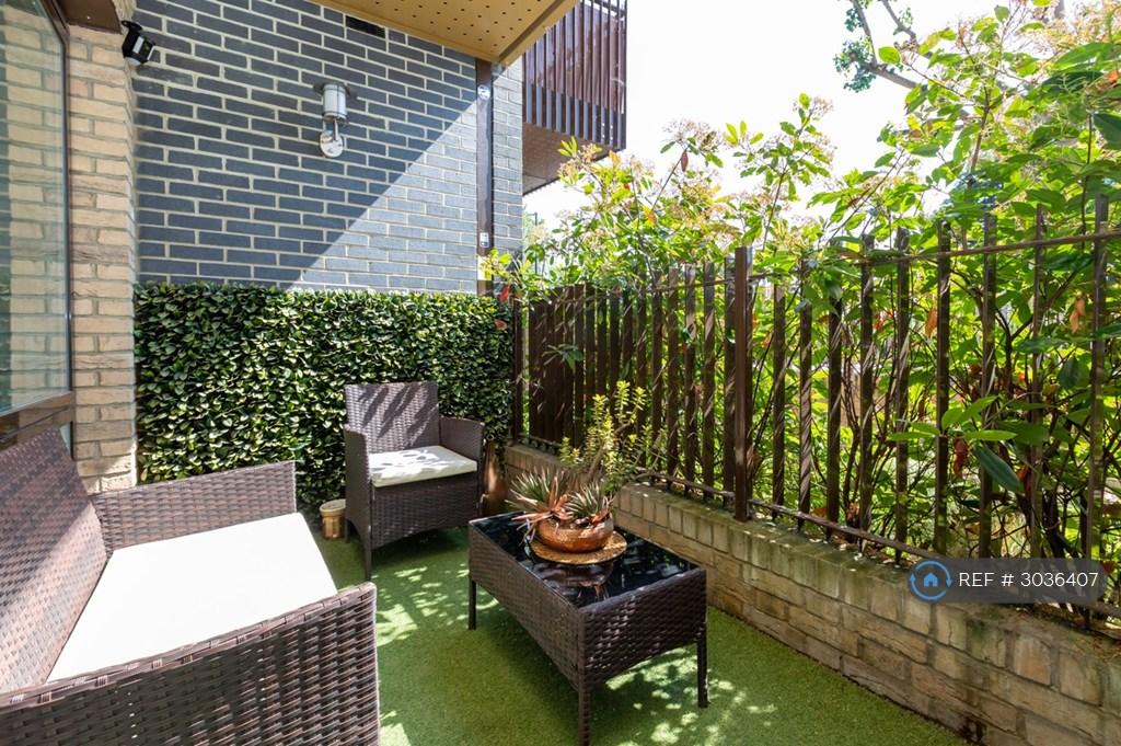 Apartment in London - More