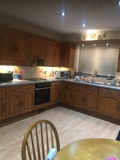 Studio to rent, Goldsmith Avenue, London NW9