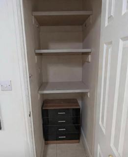 Studio to rent, Goldsmith Avenue, London NW9