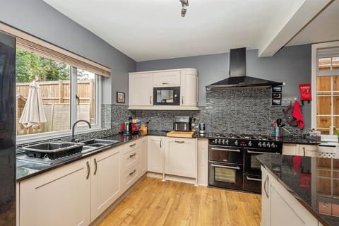 4 bedroom detached house for sale, Rodwell Avenue, WEYMOUTH
