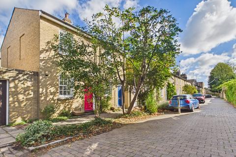 2 bedroom terraced house for sale, Willow Walk, Cambridge, Cambridgeshire
