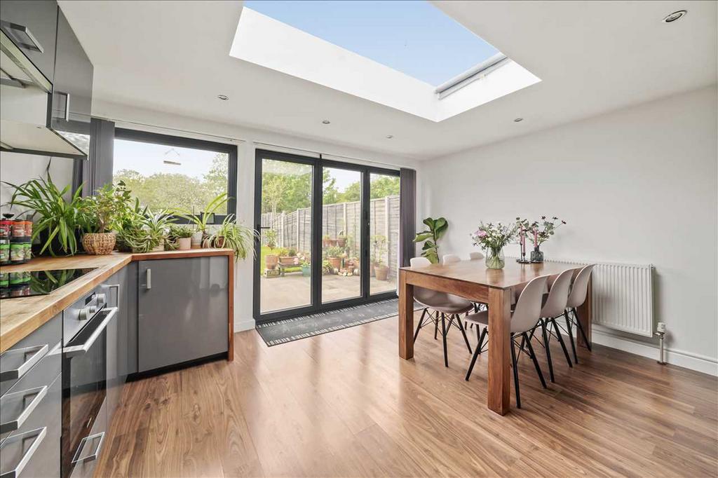 House in London - View 2