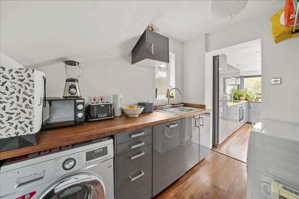 House in London - View 3