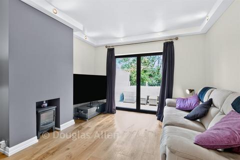 4 bedroom semi-detached house for sale, Glamis Drive, Hornchurch RM11