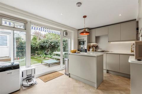 3 bedroom terraced house for sale, Nowell Road, London SW13