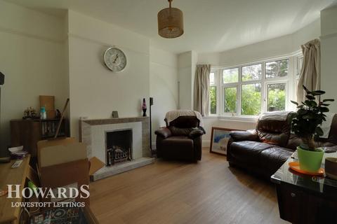 3 bedroom semi-detached house to rent, Grayson Drive, LOWESTOFT