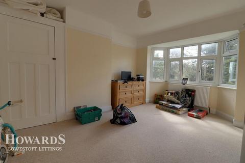 3 bedroom semi-detached house to rent, Grayson Drive, LOWESTOFT