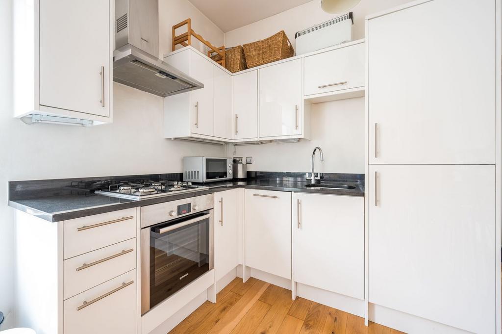 Apartment in London - View 2