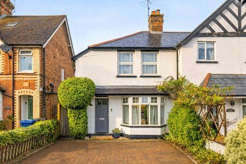 4 bedroom end of terrace house for sale, Woodside Road, Chiddingfold, GU8