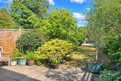 4 bedroom end of terrace house for sale, Woodside Road, Chiddingfold, GU8
