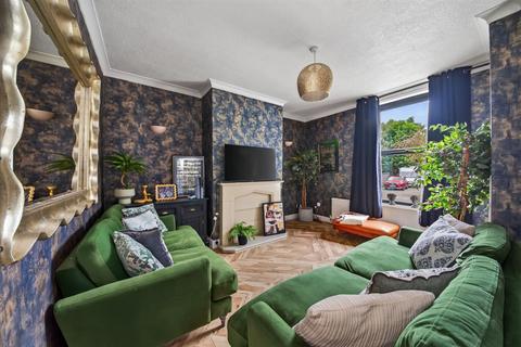 2 bedroom detached house for sale, Manor Road, Ossett, WF5