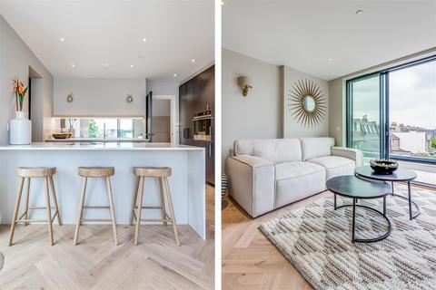 2 bedroom flat to rent, Replingham Road, London