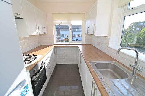 2 bedroom flat for sale, Penshurst Walk, Bromley, BR2