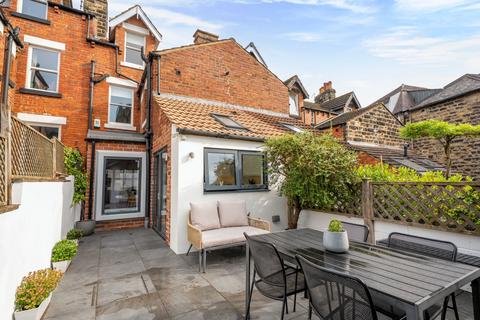 4 bedroom terraced house for sale, Valley Road, Harrogate, HG2