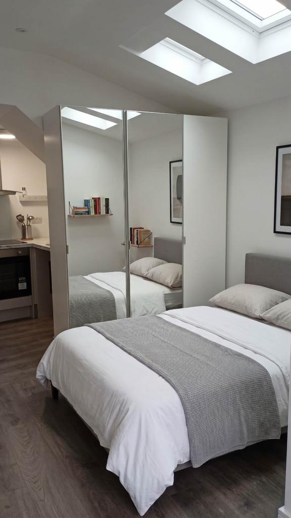 Apartment in London - View 3
