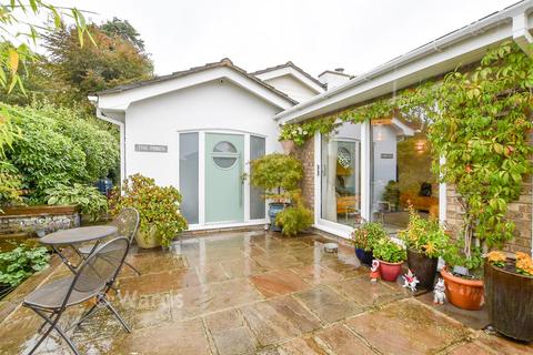 5 bedroom chalet for sale, Court Drive, Maidstone ME16