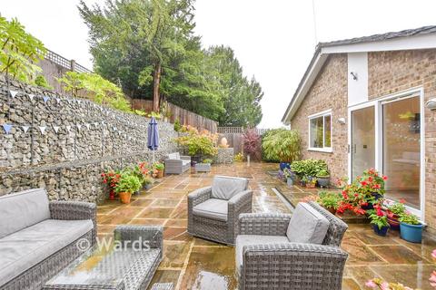 5 bedroom chalet for sale, Court Drive, Maidstone ME16