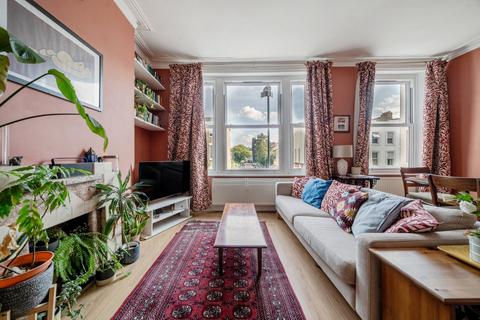 3 bedroom flat for sale, Coldharbour Lane, Camberwell, London, SE5