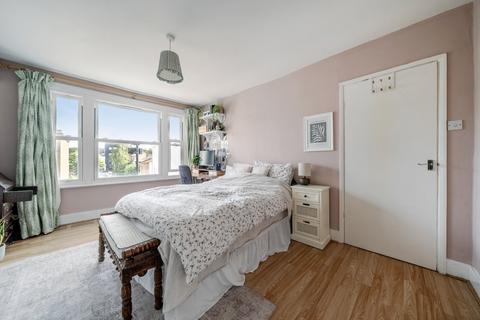 3 bedroom flat for sale, Coldharbour Lane, Camberwell, London, SE5