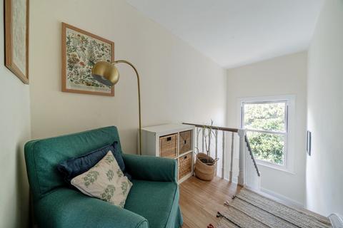 3 bedroom flat for sale, Coldharbour Lane, Camberwell, London, SE5