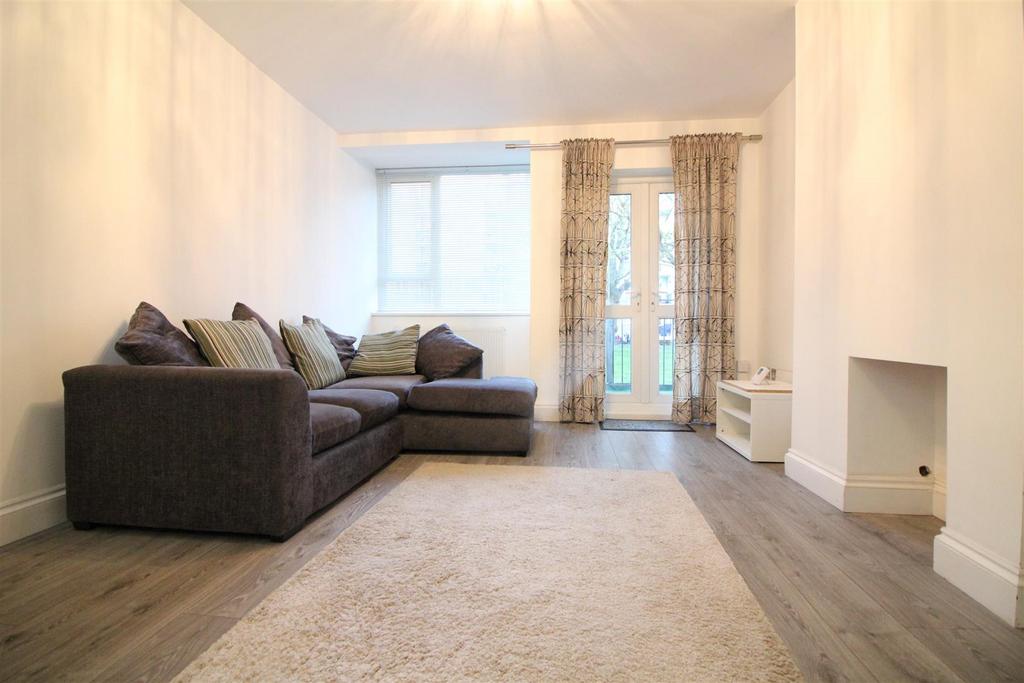 Apartment in London, Roehampton - View 3