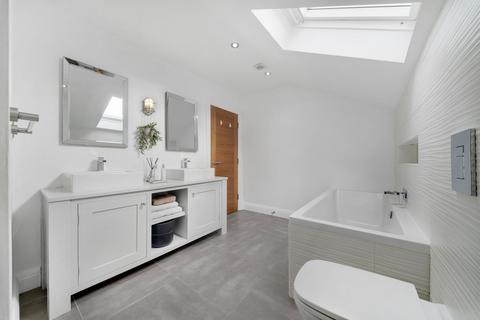3 bedroom apartment for sale, Woodford Road, Bramhall, SK7